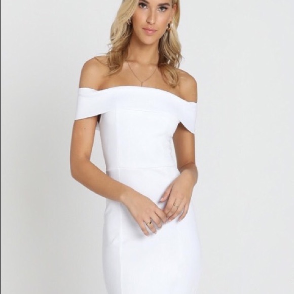 Showpo. Dresses & Skirts - BNWT Showpo white evening dress
